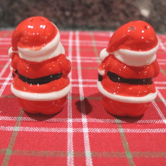 Christmas Salt & Pepper Shakers. Two Sets of Snowmen and Santa's. Nice Addition - Picture 6 of 7